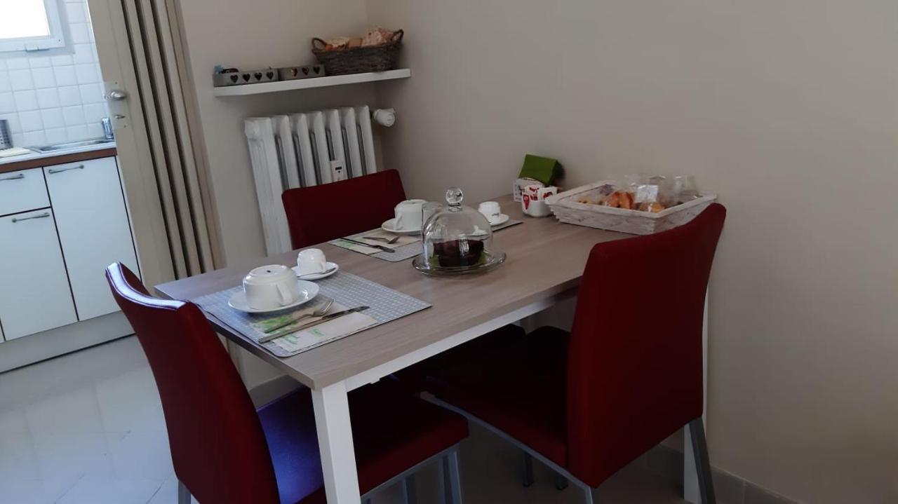Apartment "Borgo Olivetti" Ivrea Exteriör bild
